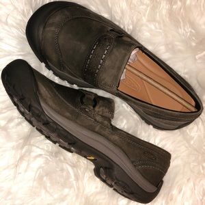 NIB Keen Kaci II Leather Slip ons